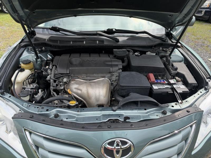Toyota Camry Base 6-Spd AT 2011