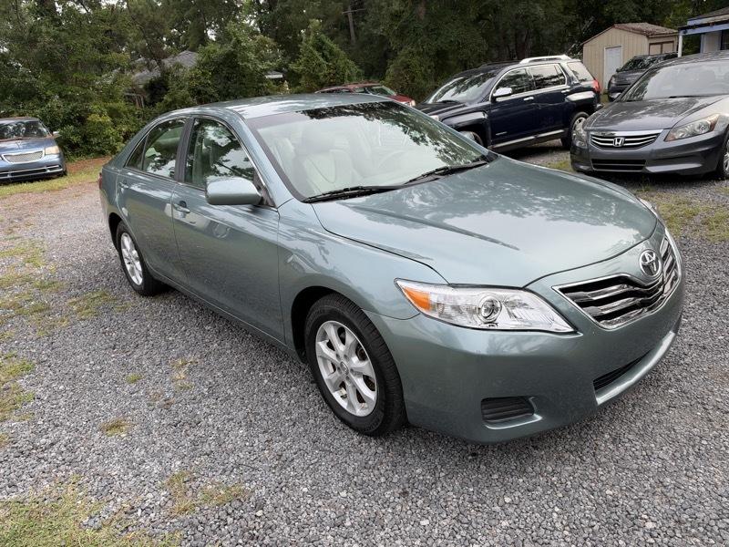 Toyota Camry Base 6-Spd AT 2011