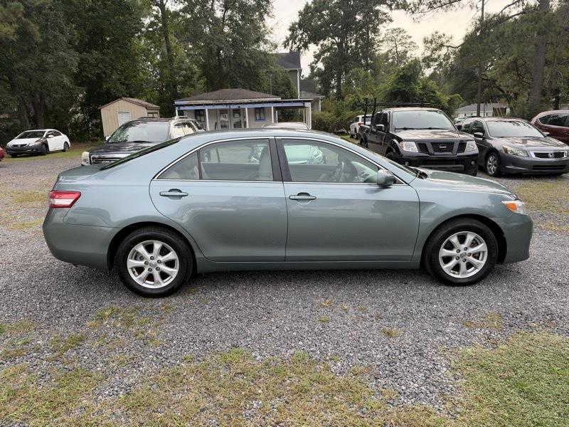 Toyota Camry Base 6-Spd AT 2011