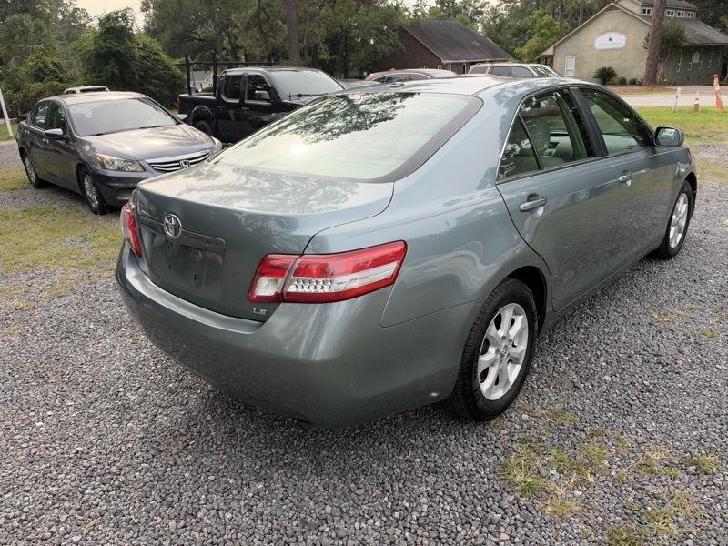 Toyota Camry Base 6-Spd AT 2011