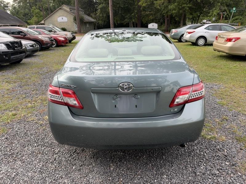Toyota Camry Base 6-Spd AT 2011