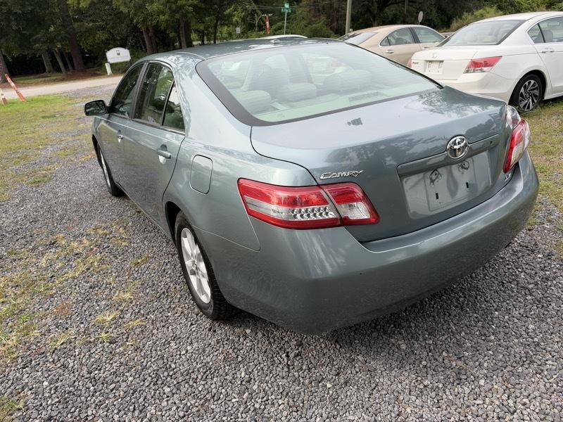 Toyota Camry Base 6-Spd AT 2011