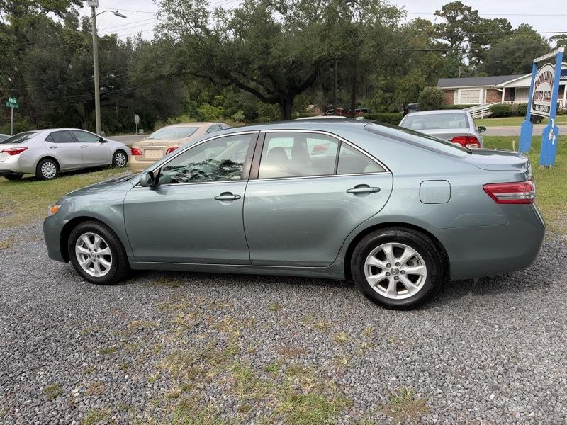 Toyota Camry Base 6-Spd AT 2011