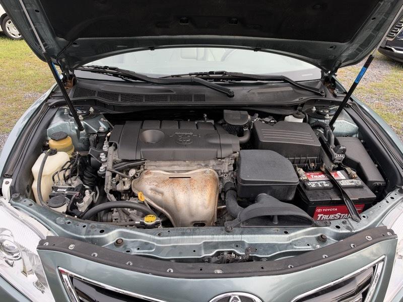 Toyota Camry Base 6-Spd AT 2011