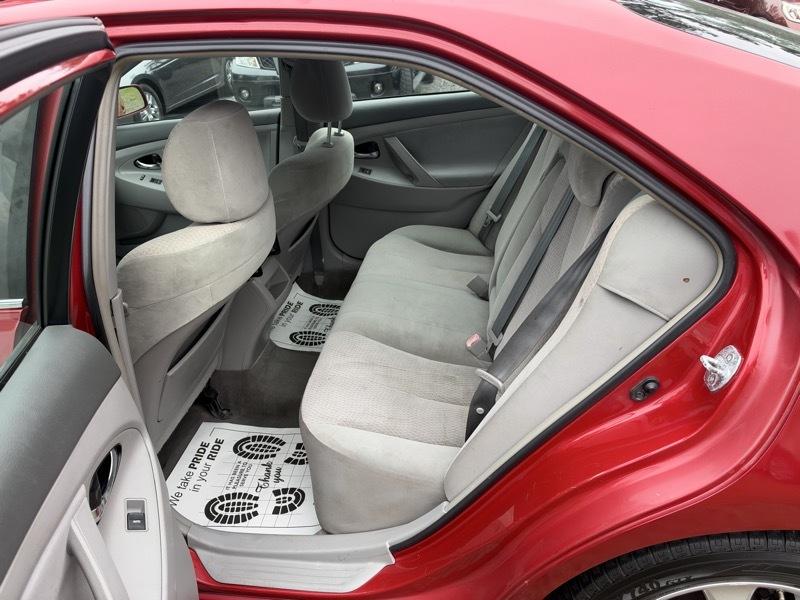 Toyota Camry Base 6-Spd AT 2011