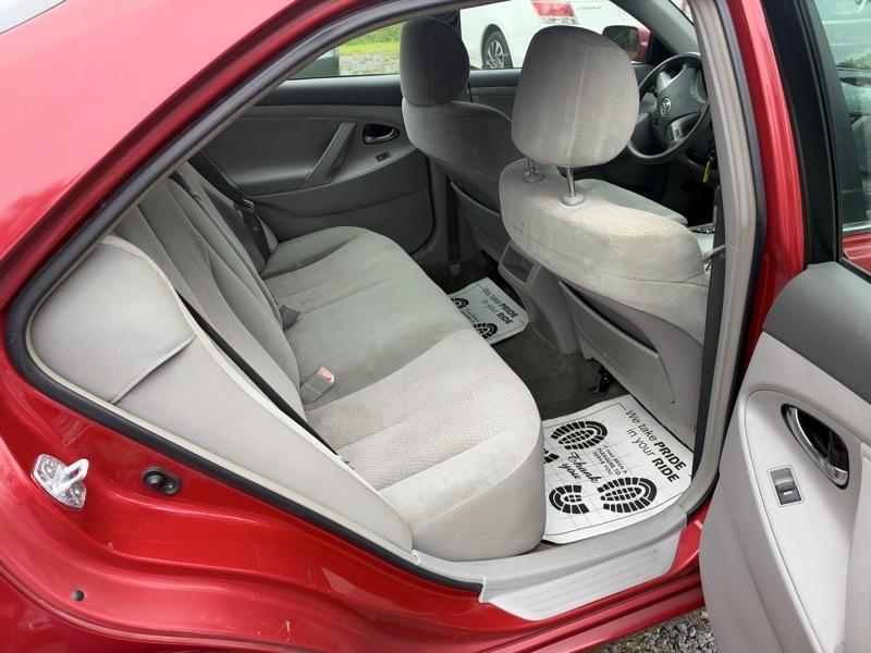 Toyota Camry Base 6-Spd AT 2011