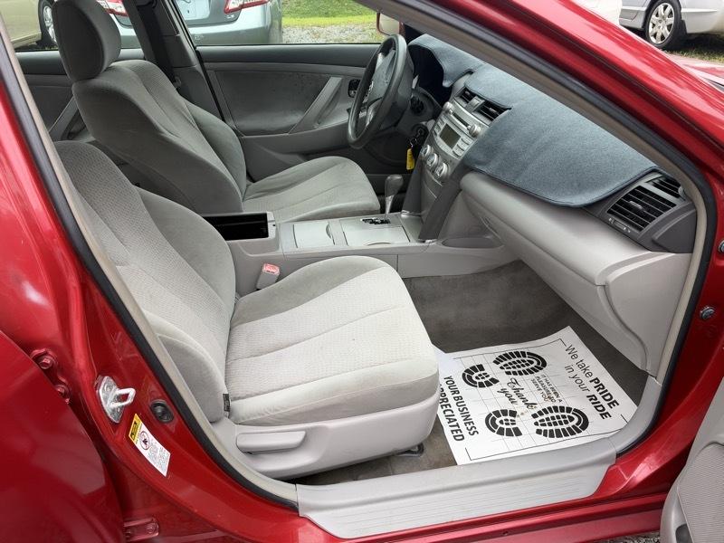 Toyota Camry Base 6-Spd AT 2011