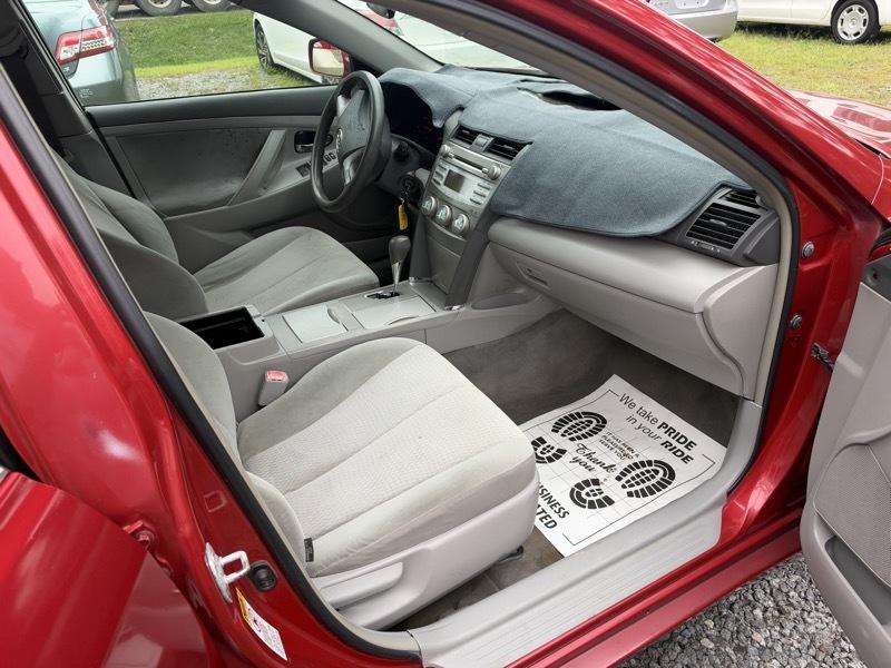 Toyota Camry Base 6-Spd AT 2011
