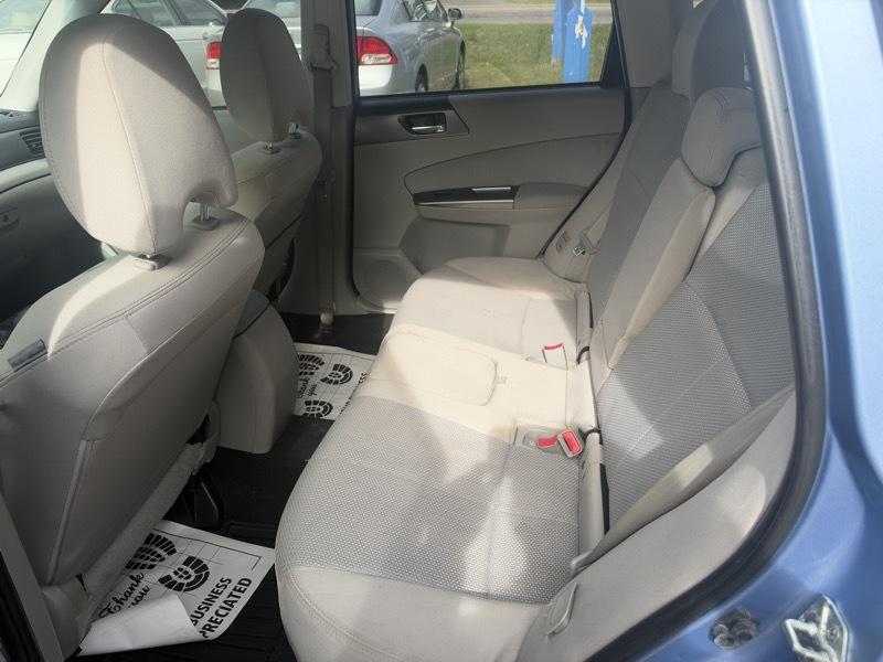 Subaru Forester 2.5X Premium 2011