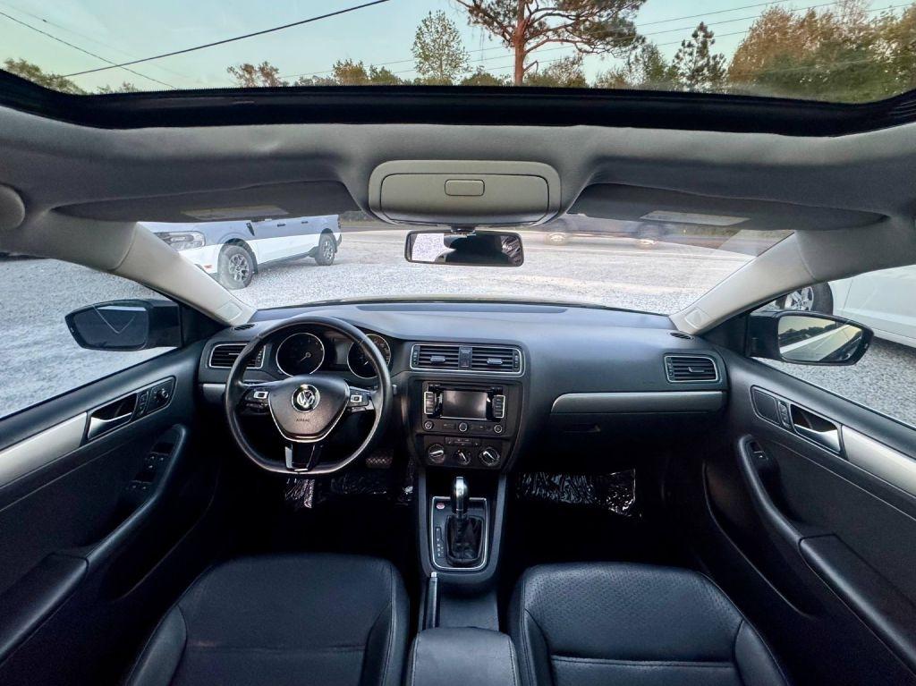 Volkswagen Jetta SE 6A 2015