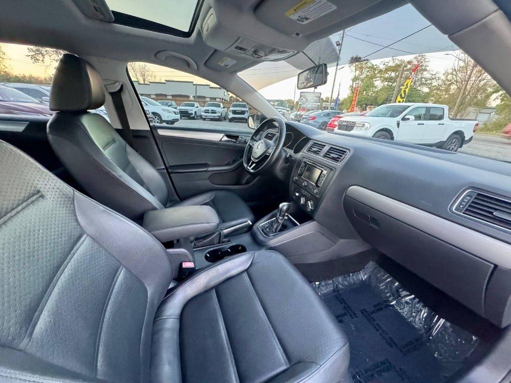 Volkswagen Jetta SE 6A 2015