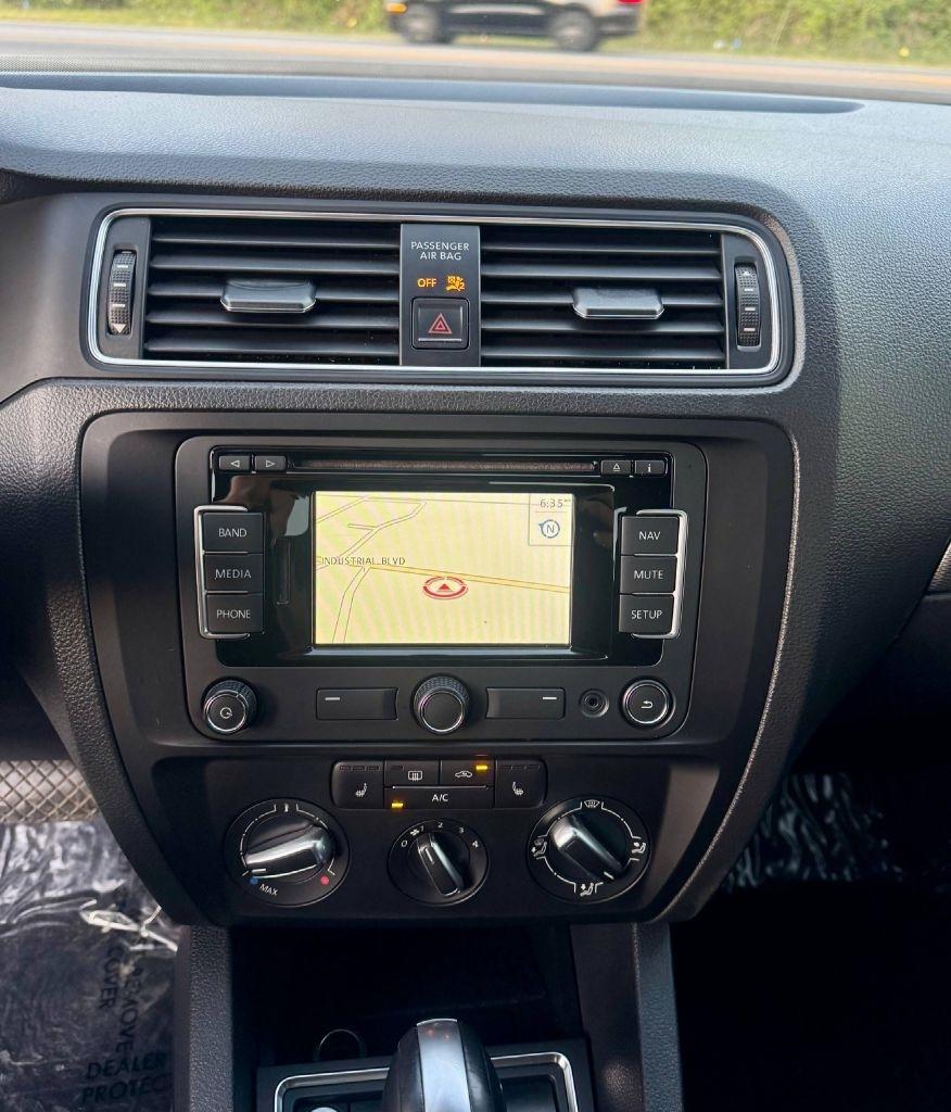 Volkswagen Jetta SE 6A 2015