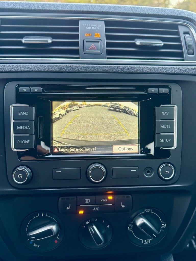 Volkswagen Jetta SE 6A 2015