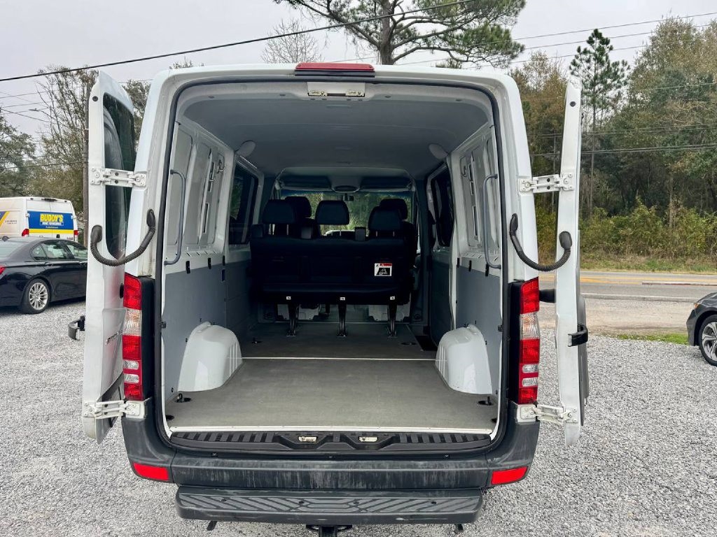 Mercedes-Benz Sprinter 2500 Passenger Van 144-in. WB 2015