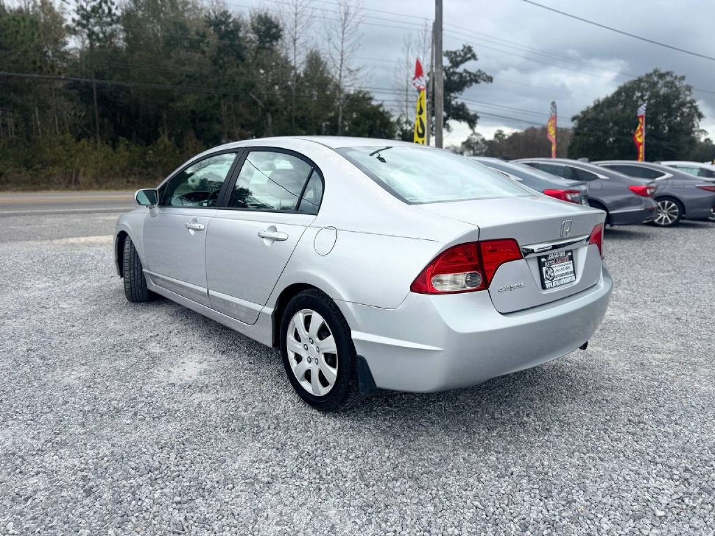 Honda Civic LX Sedan 5-Speed AT 2011