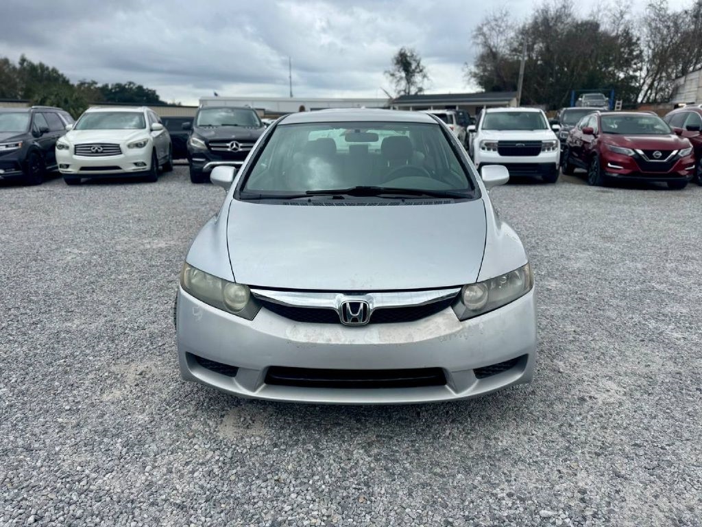 Honda Civic LX Sedan 5-Speed AT 2011