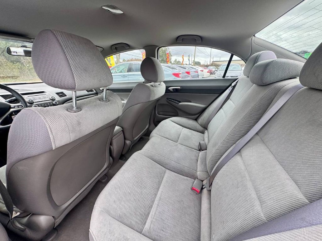 Honda Civic LX Sedan 5-Speed AT 2011