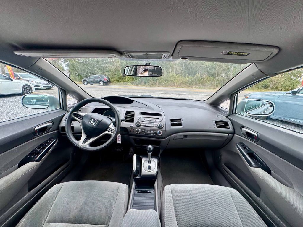 Honda Civic LX Sedan 5-Speed AT 2011