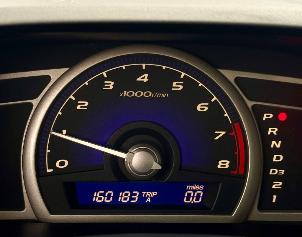 Honda Civic LX Sedan 5-Speed AT 2011