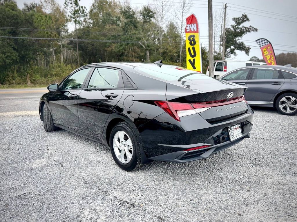 Hyundai Elantra SE 2021