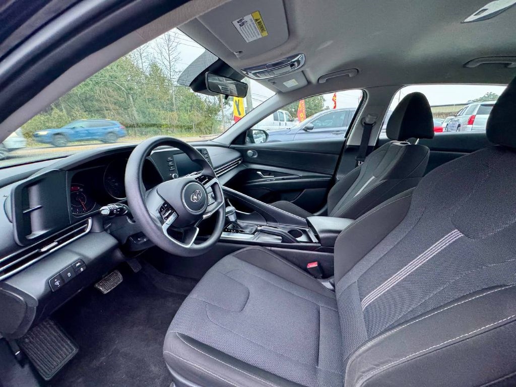 Hyundai Elantra SE 2021