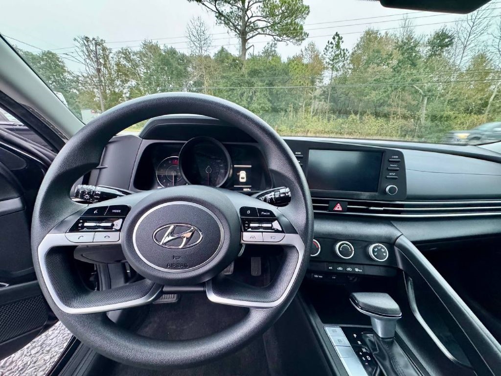 Hyundai Elantra SE 2021