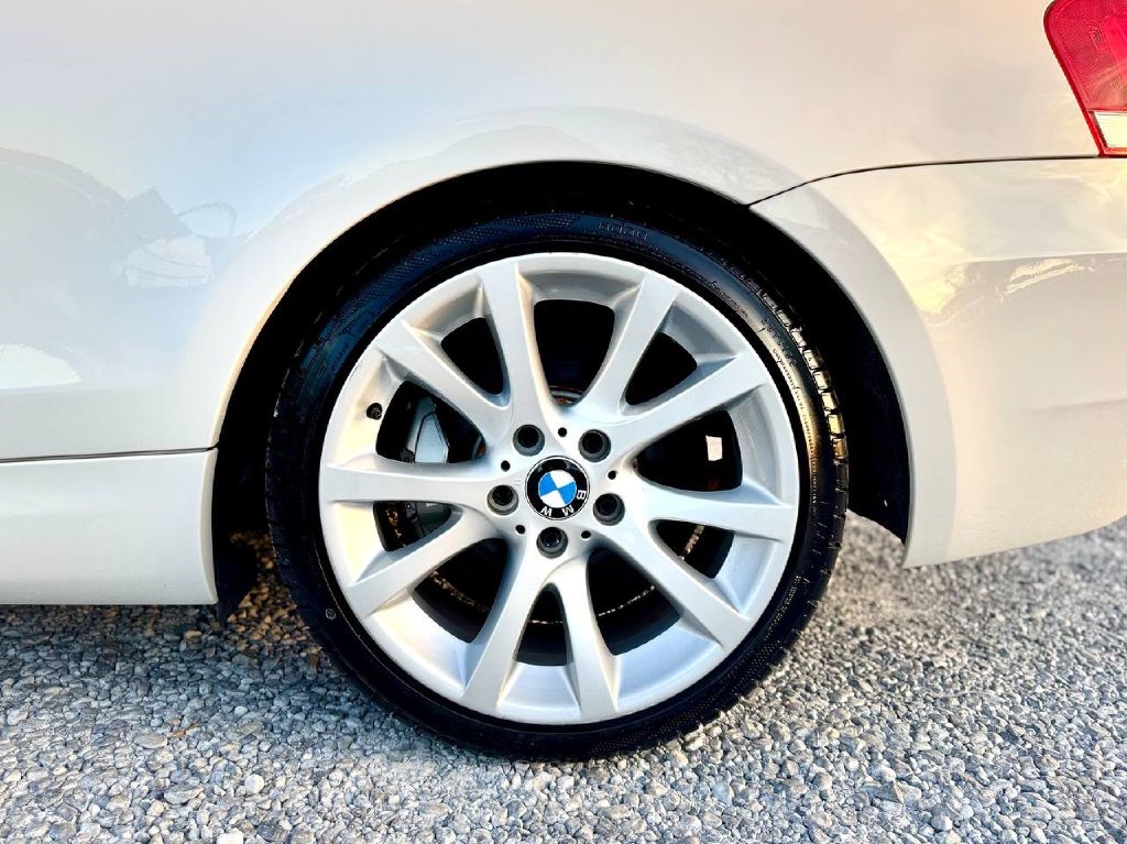 BMW 1-Series 135i Coupe 2012