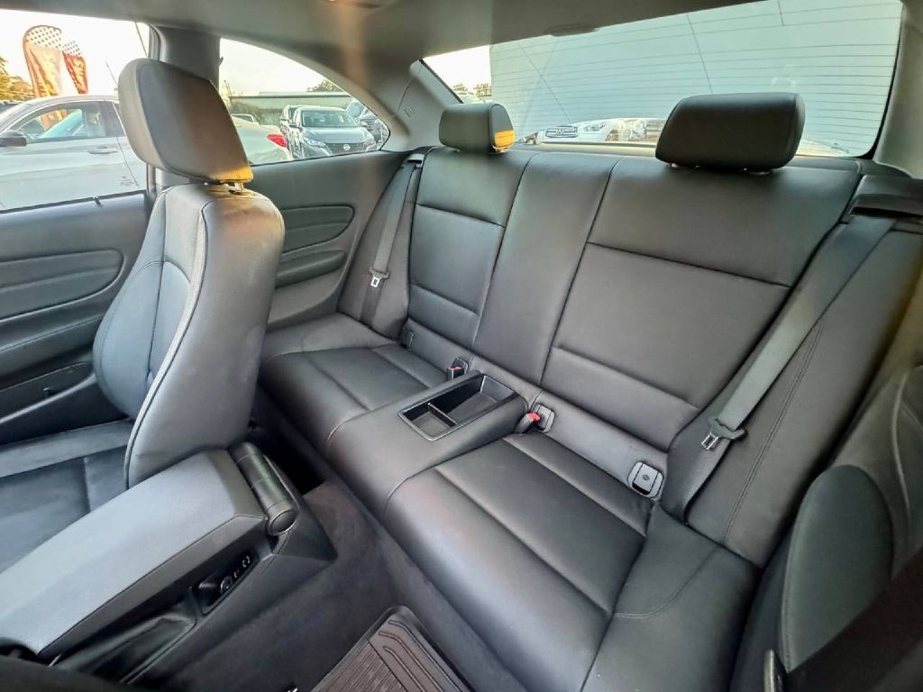 BMW 1-Series 135i Coupe 2012