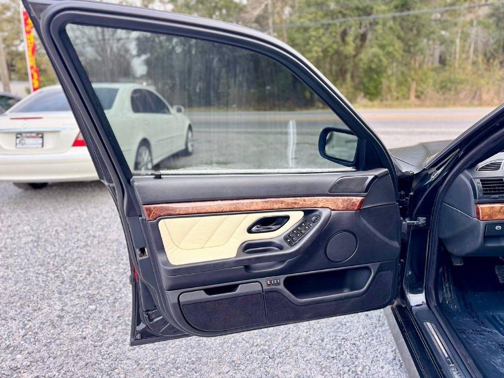 BMW 7-Series 740iL 2001