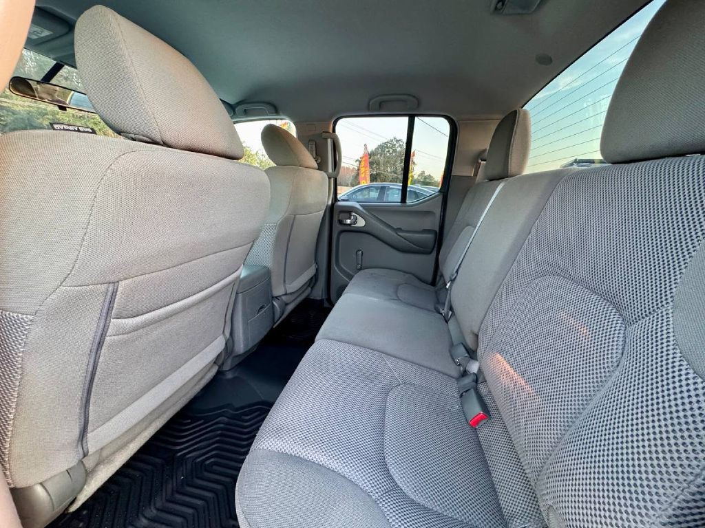 Nissan Frontier S Crew Cab 5AT 2WD 2018