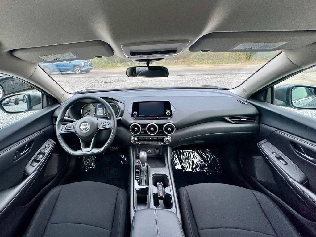 Nissan Sentra S 2025