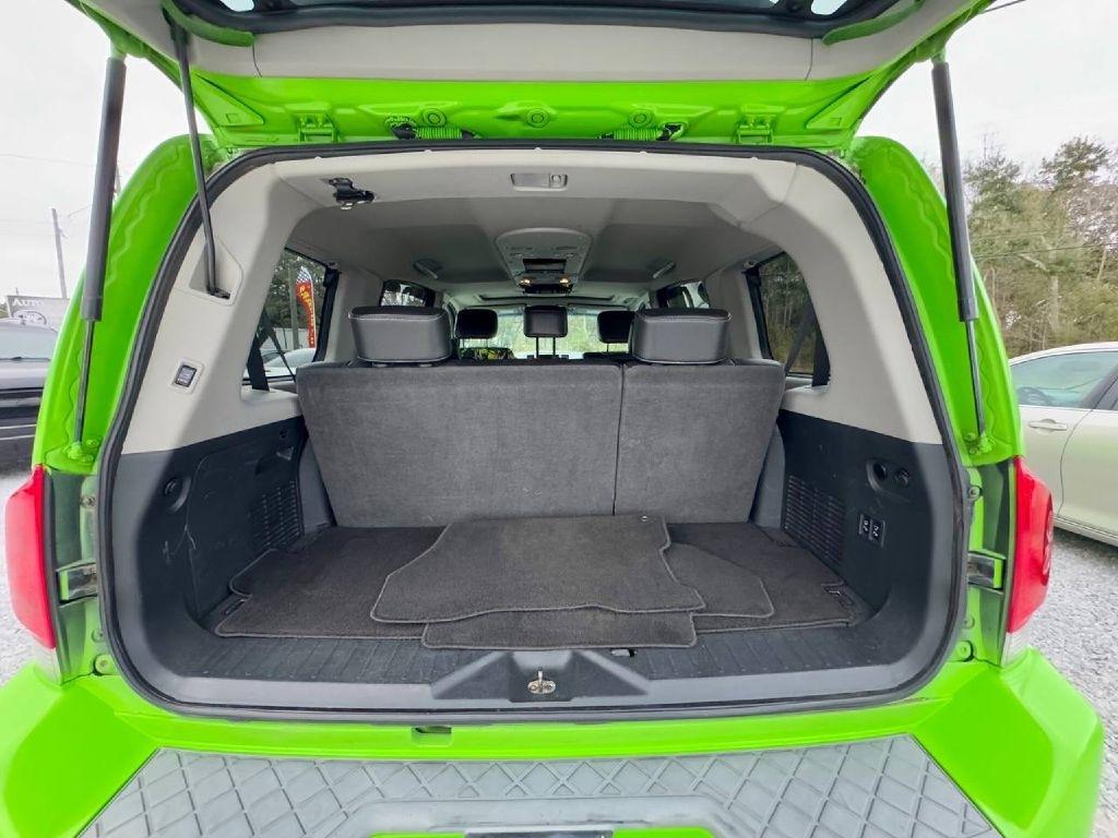 Nissan Armada Platinum 4WD 2010