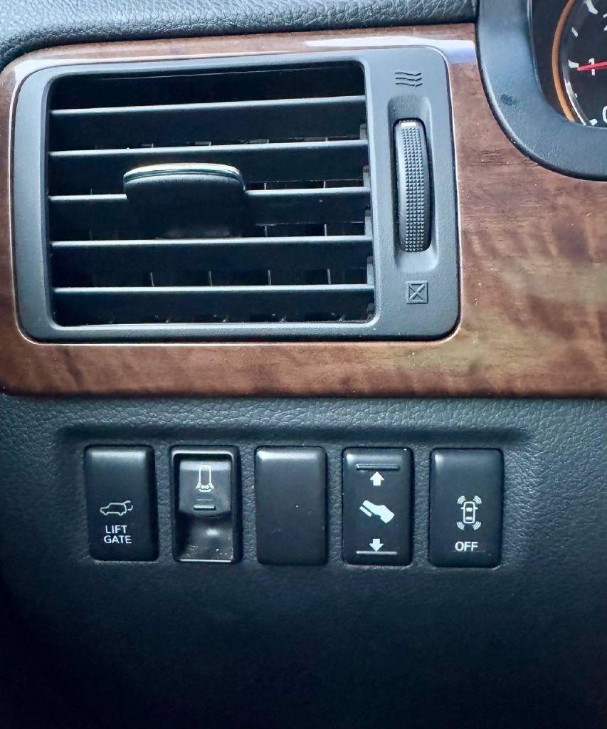 Nissan Armada Platinum 4WD 2010