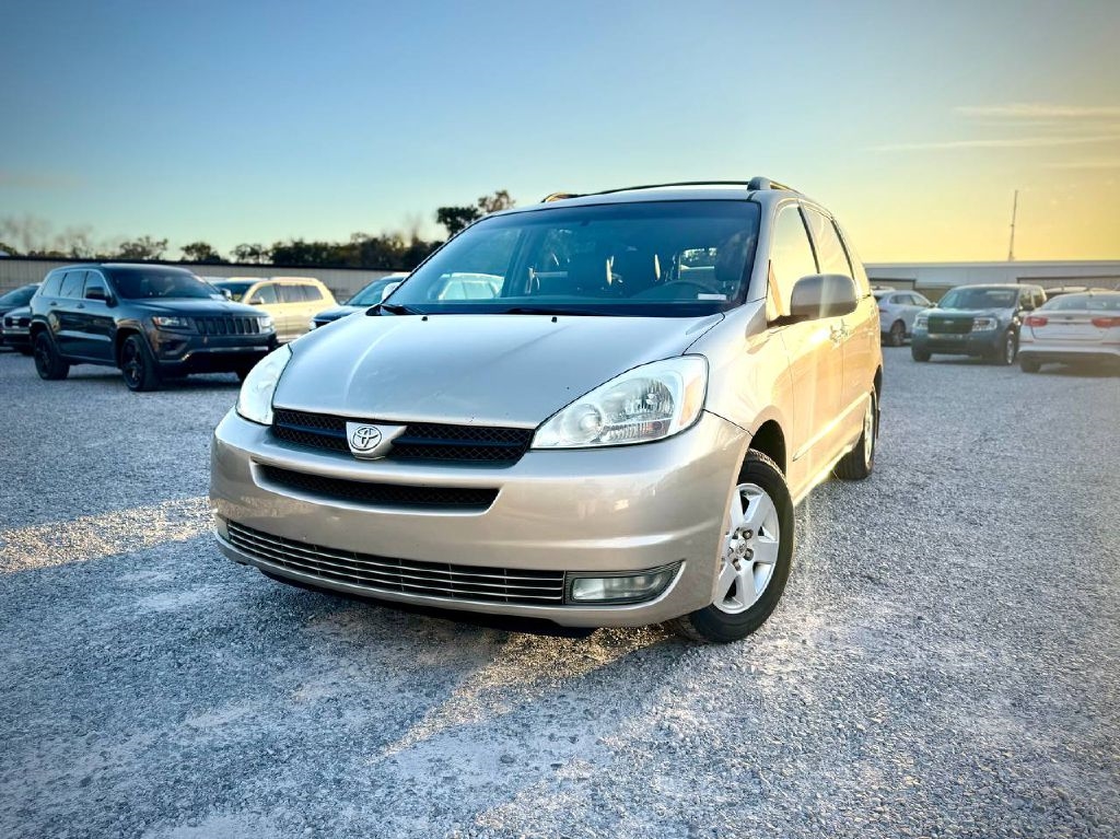 Toyota Sienna XLE 2004