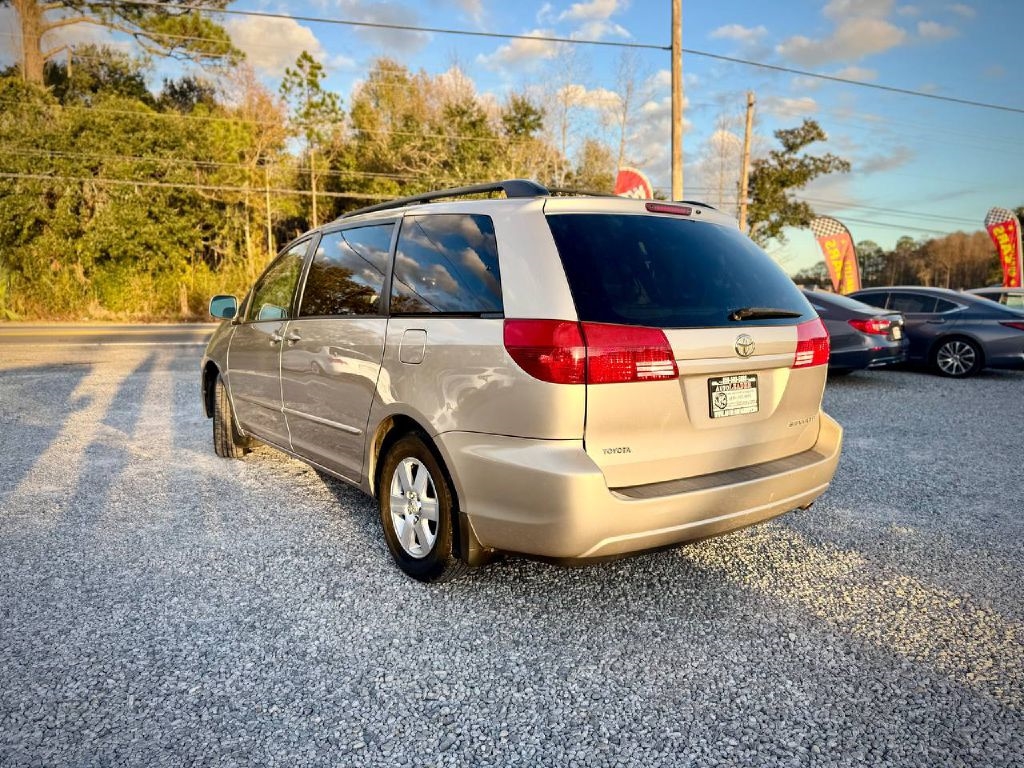 Toyota Sienna XLE 2004
