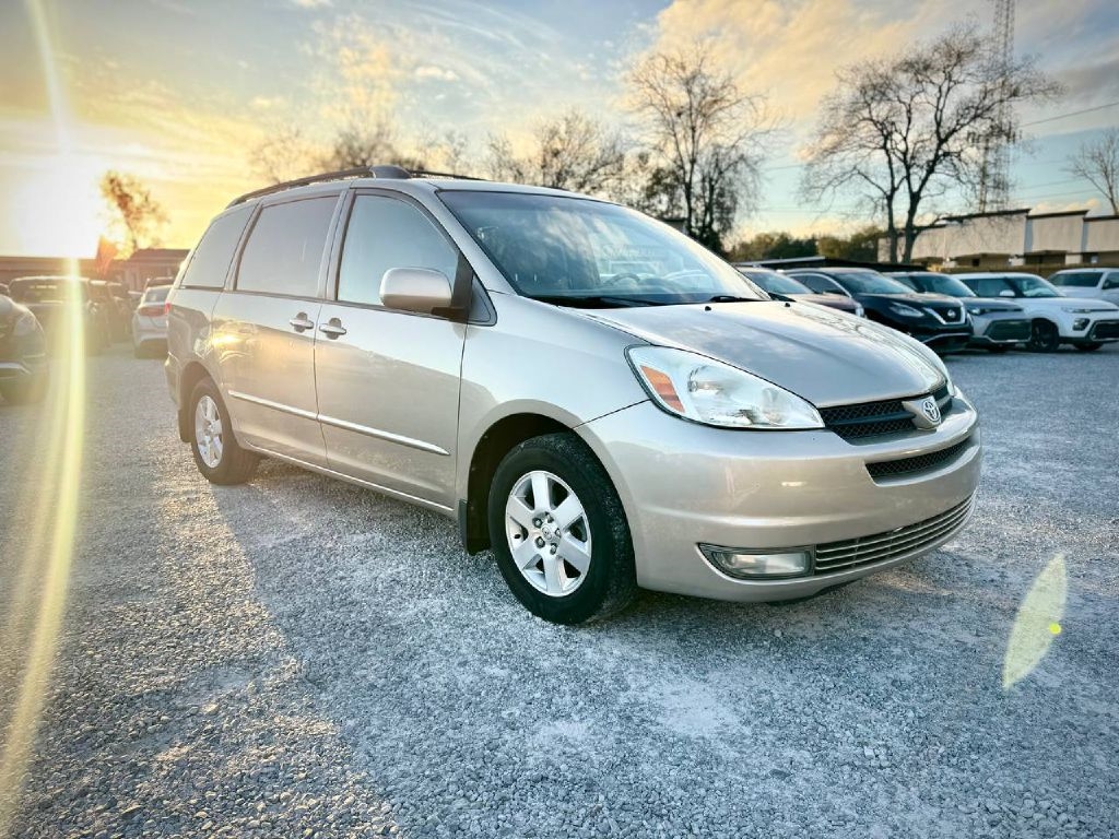 Toyota Sienna XLE 2004