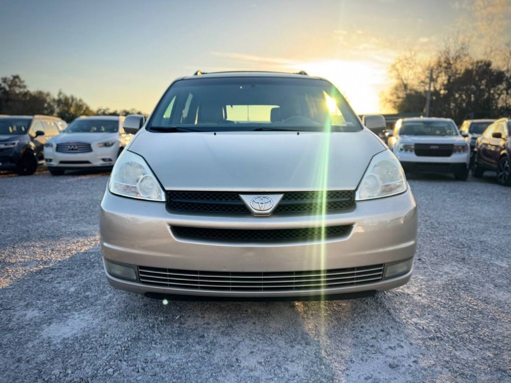 Toyota Sienna XLE 2004