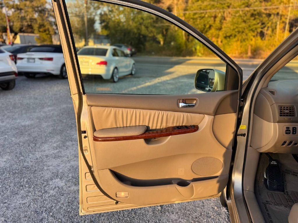 Toyota Sienna XLE 2004