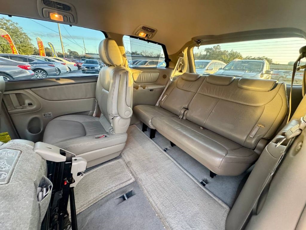 Toyota Sienna XLE 2004