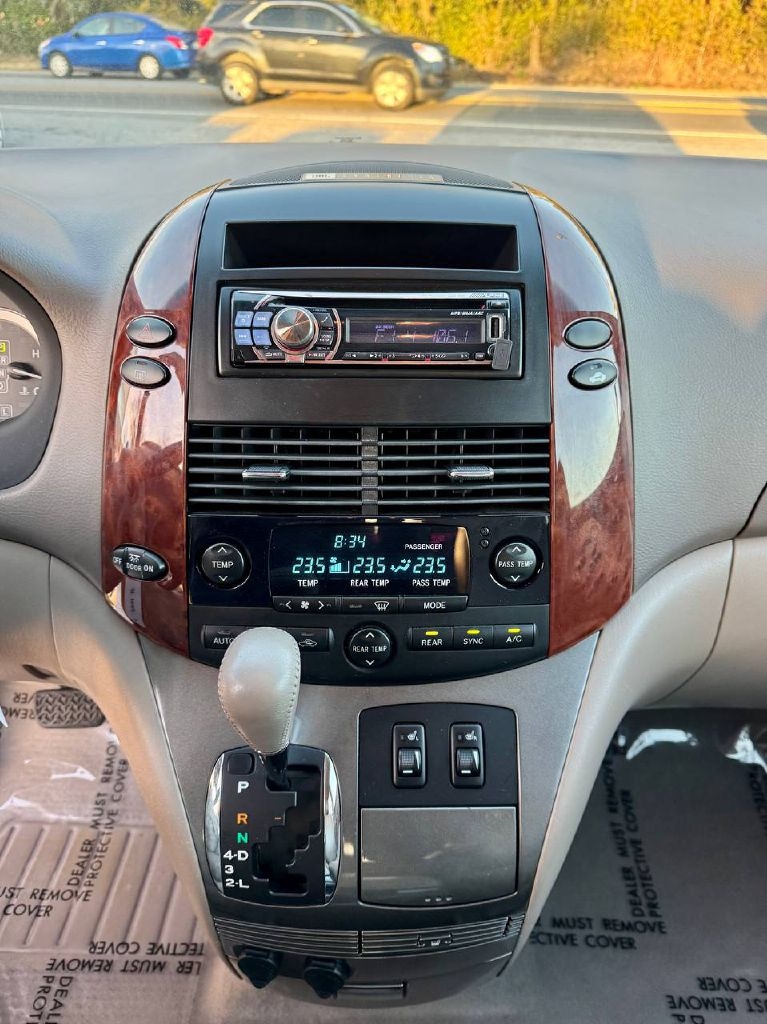 Toyota Sienna XLE 2004