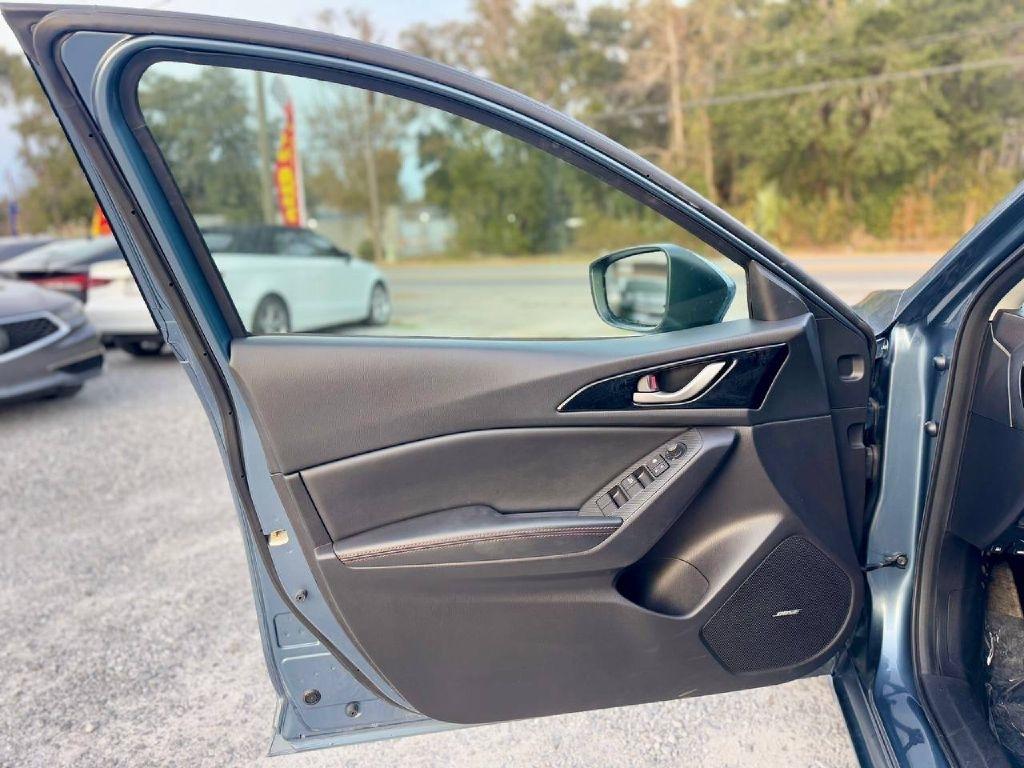 Mazda MAZDA3 i SE AT 5-Door 2016