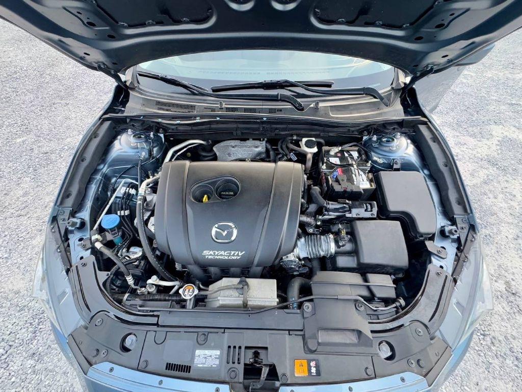 Mazda MAZDA3 i SE AT 5-Door 2016