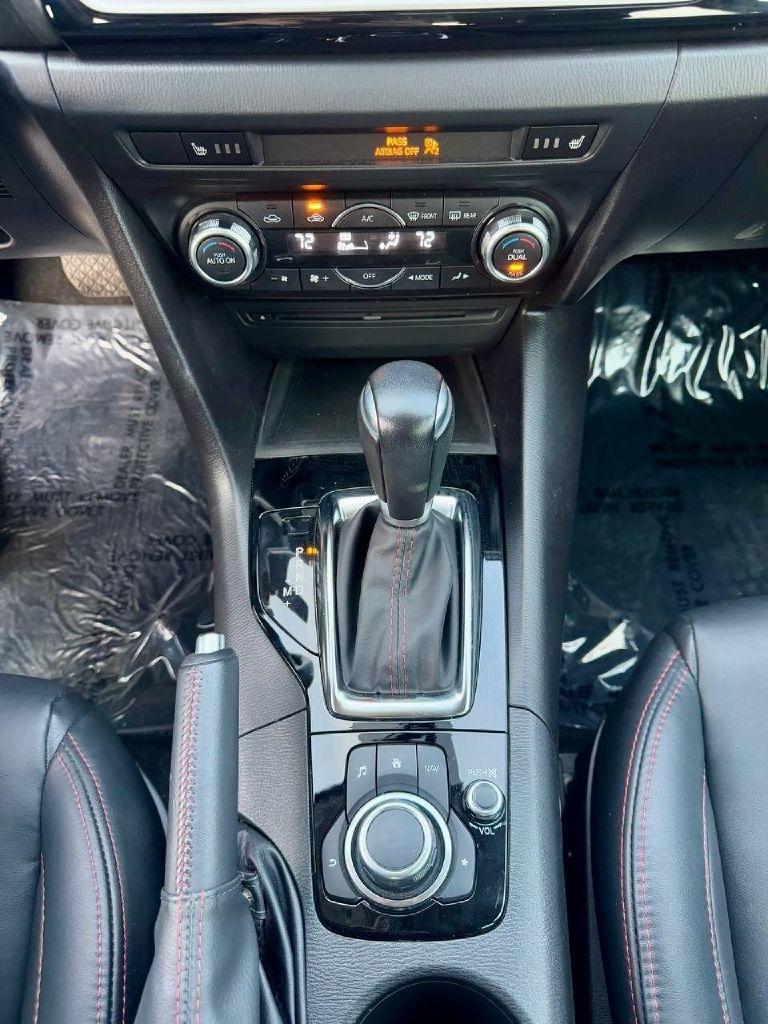 Mazda MAZDA3 i SE AT 5-Door 2016