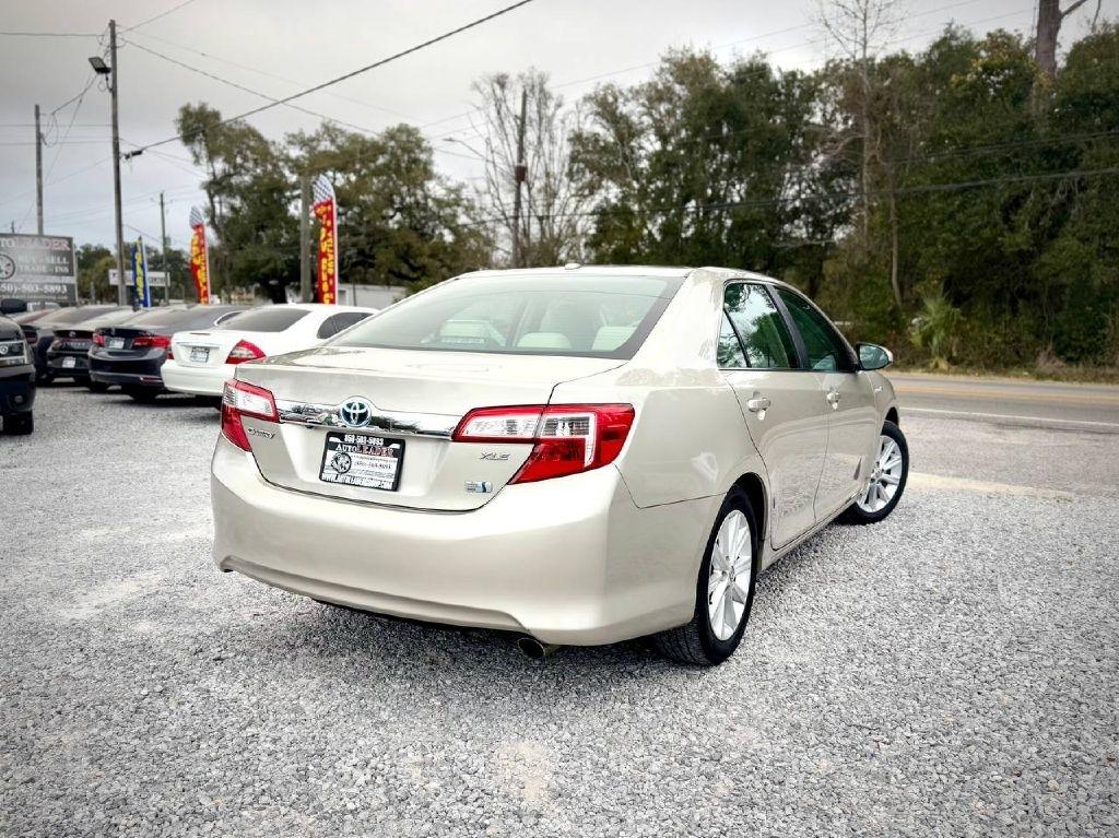 Toyota Camry Hybrid XLE 2014