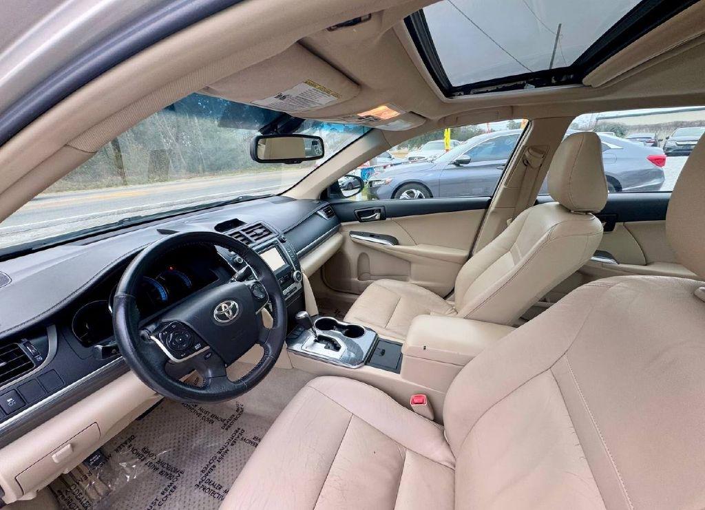 Toyota Camry Hybrid XLE 2014