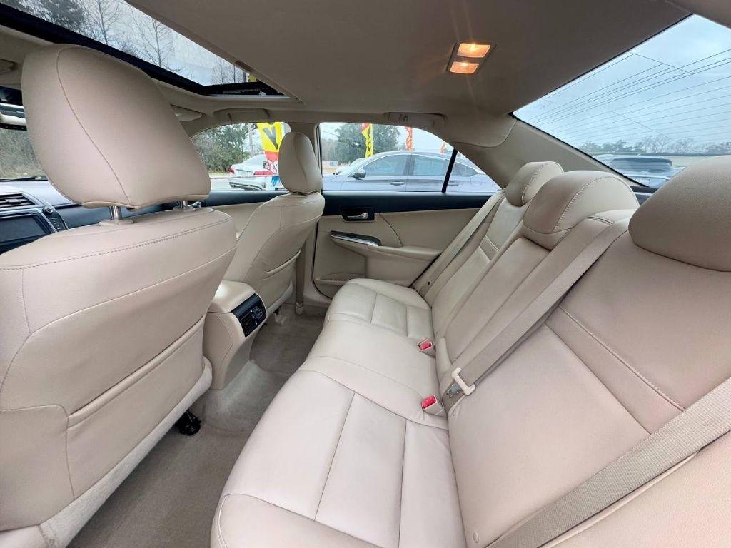 Toyota Camry Hybrid XLE 2014