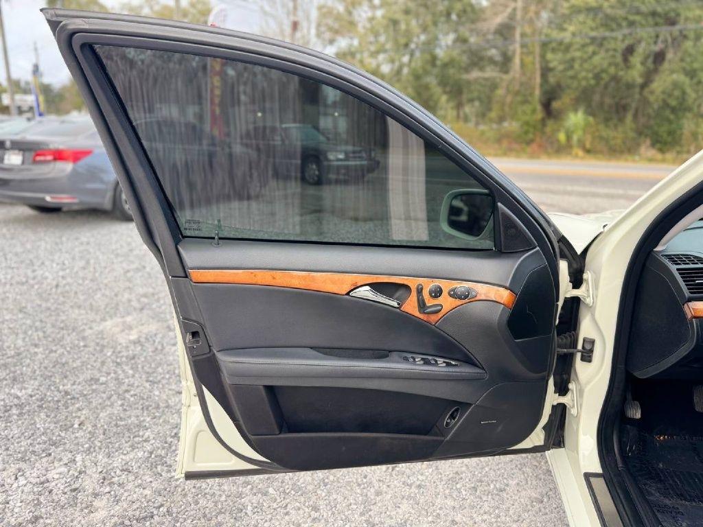 Mercedes-Benz E-Class E320 BlueTEC Sedan 2009