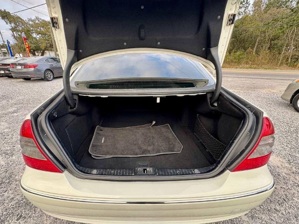 Mercedes-Benz E-Class E320 BlueTEC Sedan 2009