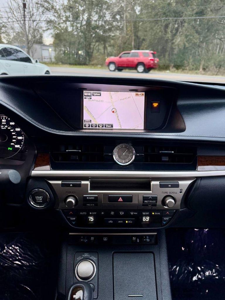 Lexus ES 350 Sedan 2015