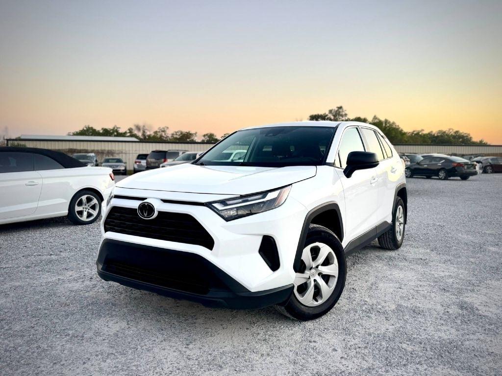 Toyota RAV4 LE 2024